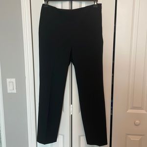 Ann Taylor side zip Bi stretch Ankle pant. Size 8